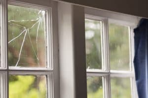 sostituire vetro finestra rotto